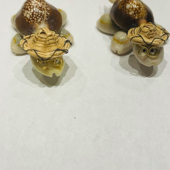 Cowrie Shell Turtles  Set of 2  Handmade - Picture 8 of 9